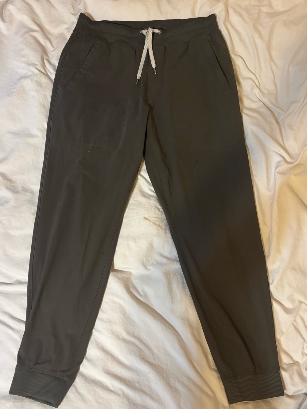 Vuori Olive Charcoal Jogger with Drawstring
